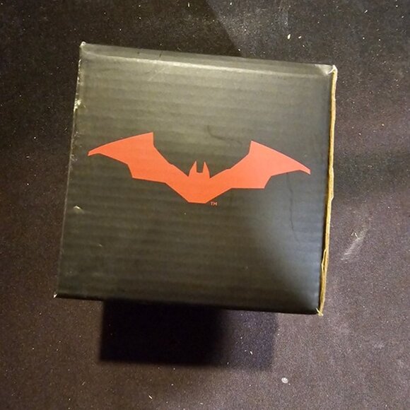 The Batman Heat Reveal Mug Color Change Ceramic Coffee Cup with Hidden Design - Picture 2 of 6